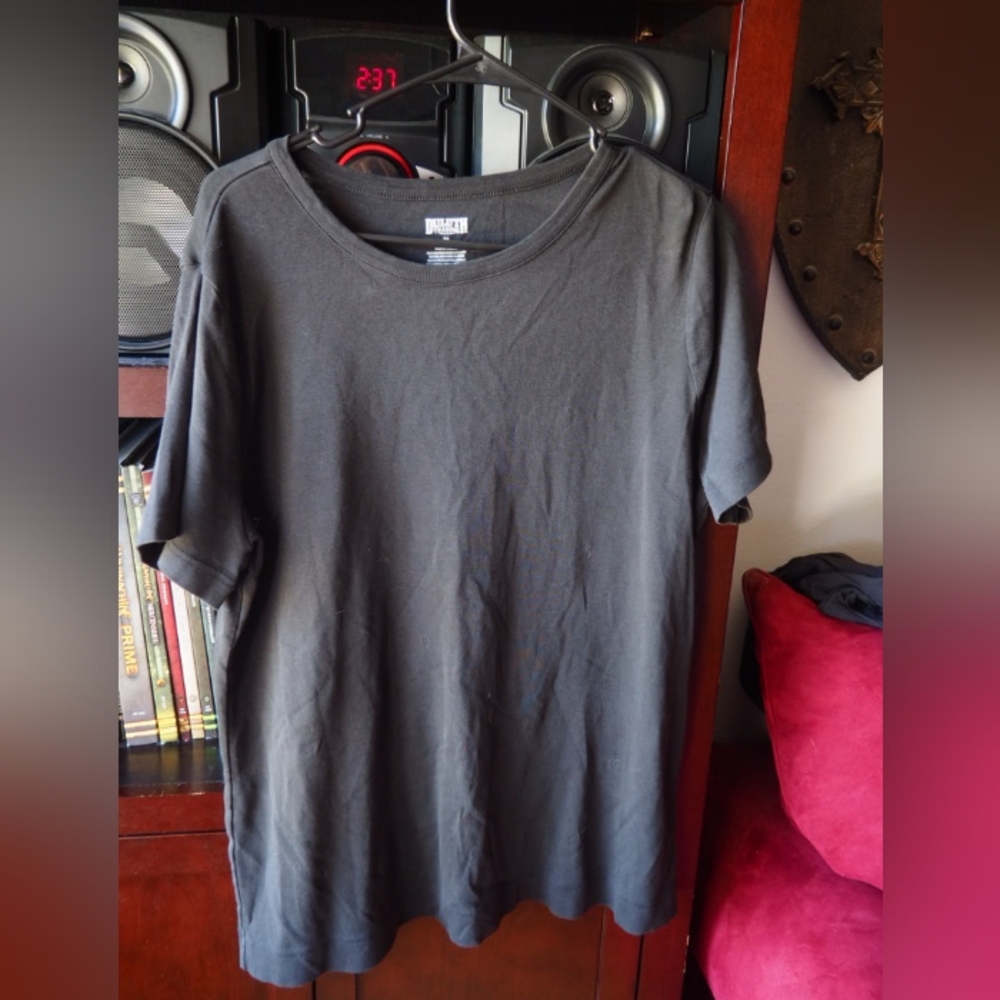 Duluth Trading Co Basic Black T